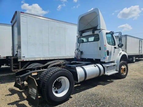 2014 FREIGHTLINER BUSINESS CLASS M2 106 Single Axle Daycab #22241 2014 FREIGHTLINER BUSINESS CLASS M2 106 Single Axle Daycab #22241