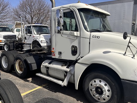 USED 2003 FREIGHTLINER COLUMBIA TANDEM AXLE DAYCAB TRUCK #22278-2