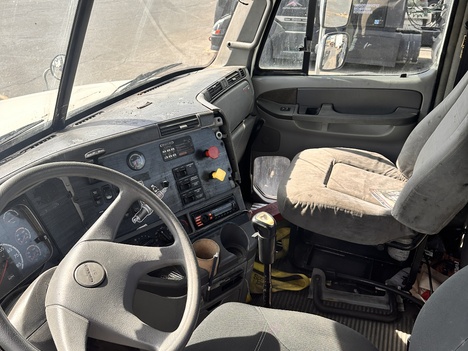 USED 2003 FREIGHTLINER COLUMBIA TANDEM AXLE DAYCAB TRUCK #22278-5