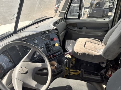 USED 2003 FREIGHTLINER COLUMBIA TANDEM AXLE DAYCAB TRUCK #22278-5 USED 2003 FREIGHTLINER COLUMBIA TANDEM AXLE DAYCAB TRUCK #22278-5