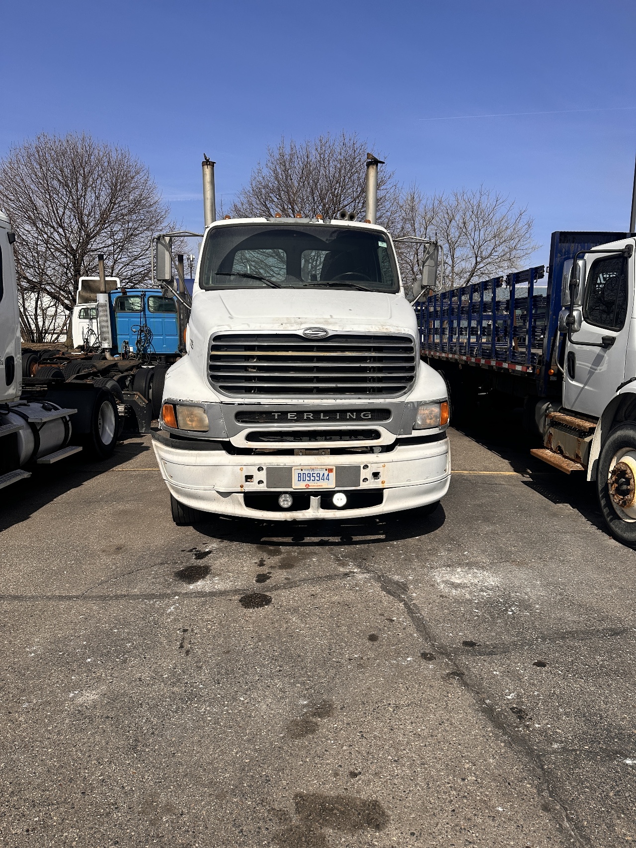 USED 2007 STERLING A9500 TANDEM AXLE DAYCAB TRUCK #22283 USED 2007 STERLING A9500 TANDEM AXLE DAYCAB TRUCK #22283