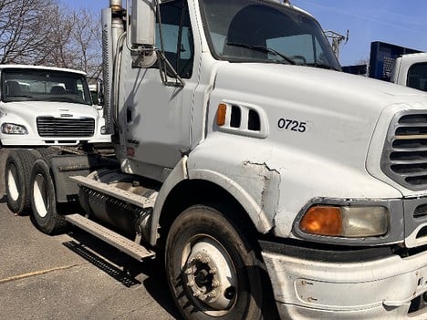 USED 2007 STERLING A9500 TANDEM AXLE DAYCAB TRUCK #22283-2 USED 2007 STERLING A9500 TANDEM AXLE DAYCAB TRUCK #22283-2