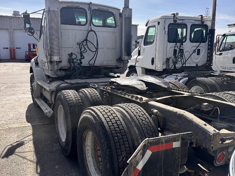 USED 2007 STERLING A9500 TANDEM AXLE DAYCAB TRUCK #22283-4 USED 2007 STERLING A9500 TANDEM AXLE DAYCAB TRUCK #22283-4