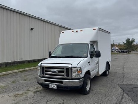 2013 FORD E350 Box Van Truck #22319 2013 FORD E350 Box Van Truck #22319
