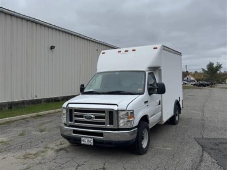 USED 2013 FORD E350 BOX VAN TRUCK #22319-1 USED 2013 FORD E350 BOX VAN TRUCK #22319-1
