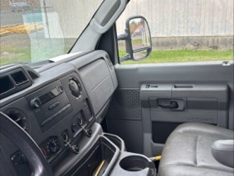 USED 2013 FORD E350 BOX VAN TRUCK #22319-7 USED 2013 FORD E350 BOX VAN TRUCK #22319-7