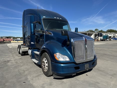 2020 KENWORTH T680 Tandem Axle Sleeper #22328 2020 KENWORTH T680 Tandem Axle Sleeper #22328