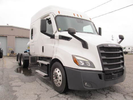 2022 FREIGHTLINER Cascadia 116 Tandem Axle Sleeper #22381