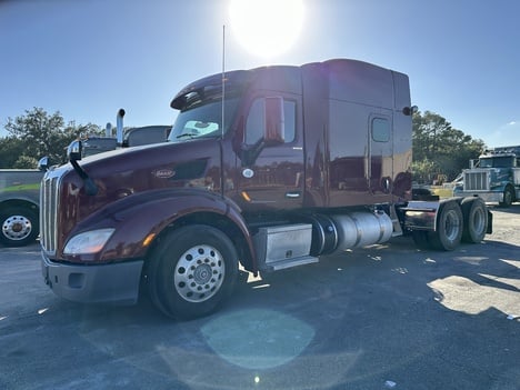 2016 PETERBILT 579 Tandem Axle Sleeper #22399 2016 PETERBILT 579 Tandem Axle Sleeper #22399
