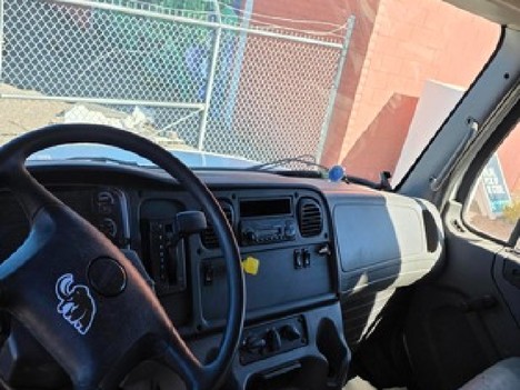 USED 2015 FREIGHTLINER M2 BOX VAN TRUCK #22411-5 USED 2015 FREIGHTLINER M2 BOX VAN TRUCK #22411-5