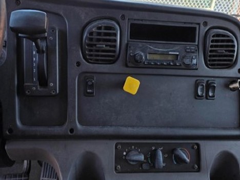 USED 2015 FREIGHTLINER M2 BOX VAN TRUCK #22411-6 USED 2015 FREIGHTLINER M2 BOX VAN TRUCK #22411-6