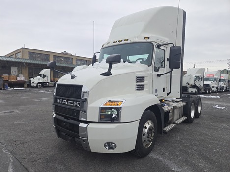 2022-mack-an64t-tandem-axle-daycab #22461