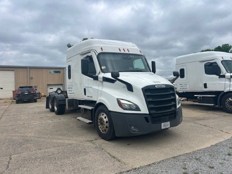 2022 FREIGHTLINER CASCADIA 116 Tandem Axle Sleeper #22572 2022 FREIGHTLINER CASCADIA 116 Tandem Axle Sleeper #22572
