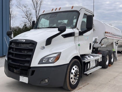 2021 FREIGHTLINER CASCADIA 116 Tandem Axle Daycab #22731 2021 FREIGHTLINER CASCADIA 116 Tandem Axle Daycab #22731