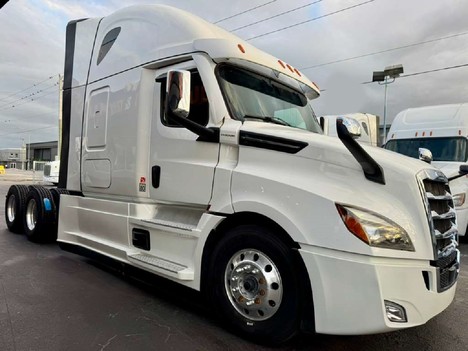2023 FREIGHTLINER Cascadia 126 Tandem Axle Sleeper #22742