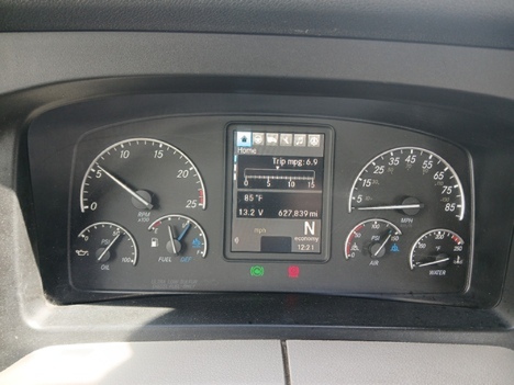 USED 2021 FREIGHTLINER CASCADIA 126 TANDEM AXLE DAYCAB TRUCK #22743-14