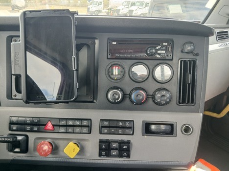 USED 2021 FREIGHTLINER CASCADIA 126 TANDEM AXLE DAYCAB TRUCK #22743-16