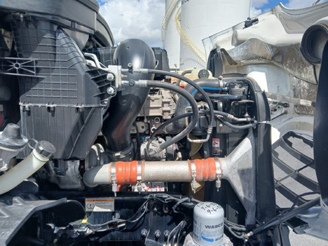 USED 2021 FREIGHTLINER CASCADIA 126 TANDEM AXLE DAYCAB TRUCK #22743-19