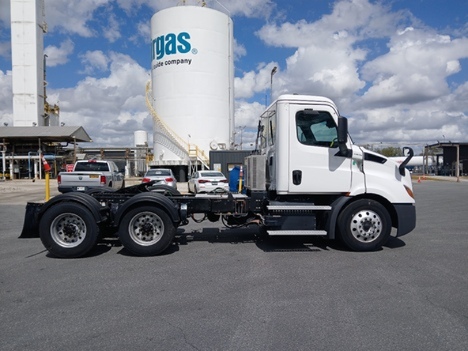 USED 2021 FREIGHTLINER CASCADIA 126 TANDEM AXLE DAYCAB TRUCK #22743-8