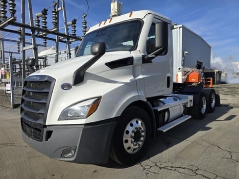 2021 FREIGHTLINER CASCADIA 116 Tandem Axle Daycab #22744 2021 FREIGHTLINER CASCADIA 116 Tandem Axle Daycab #22744