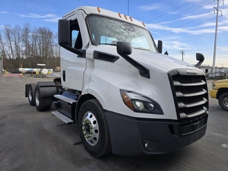 2021 FREIGHTLINER CASCADIA 116 Tandem Axle Daycab #22780 2021 FREIGHTLINER CASCADIA 116 Tandem Axle Daycab #22780