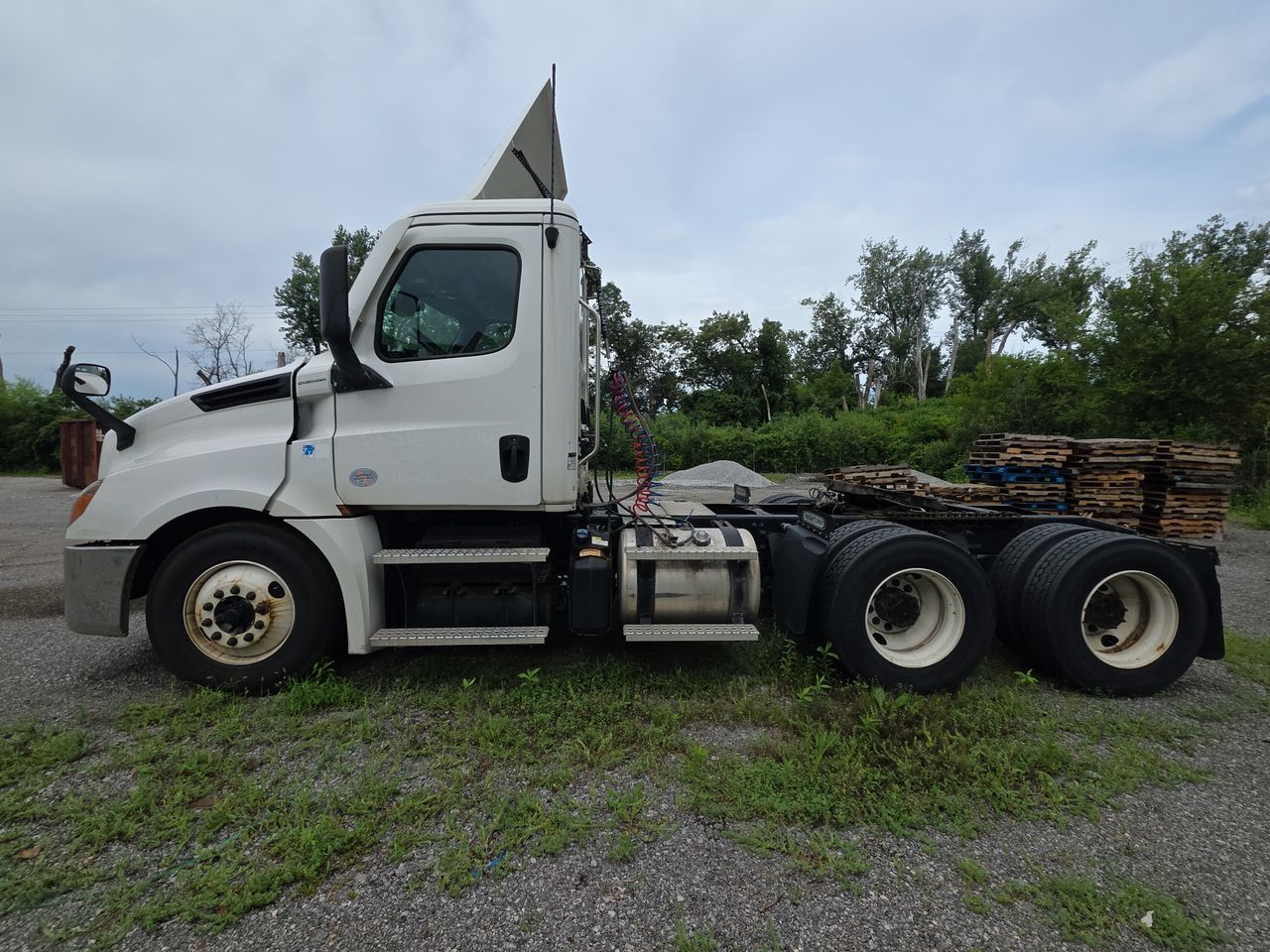2021 FREIGHTLINER PT126DC Tandem Axle Daycab #1 2021 FREIGHTLINER PT126DC Tandem Axle Daycab #1