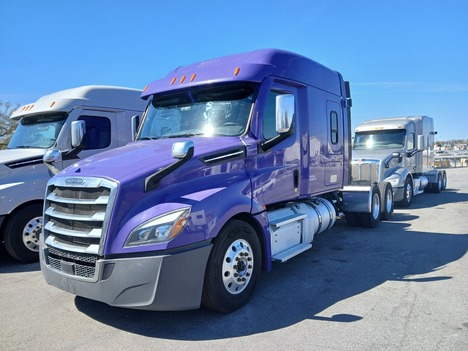 2020 FREIGHTLINER Cascadia Tandem Axle Sleeper #22888