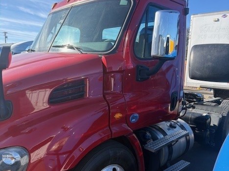USED 2019 FREIGHTLINER CASCADIA 113 TANDEM AXLE DAYCAB TRUCK #22895-3 USED 2019 FREIGHTLINER CASCADIA 113 TANDEM AXLE DAYCAB TRUCK #22895-3