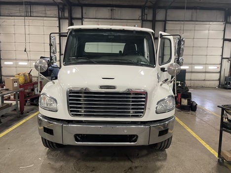 2019 FREIGHTLINER M2 Cab Chassis Truck #22906 2019 FREIGHTLINER M2 Cab Chassis Truck #22906