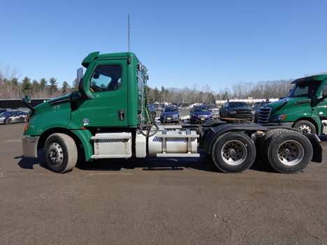 2020 FREIGHTLINER Cascadia 126 Tandem Axle Daycab #22949