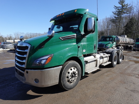 2020 FREIGHTLINER Cascadia 126 Tandem Axle Daycab #22950