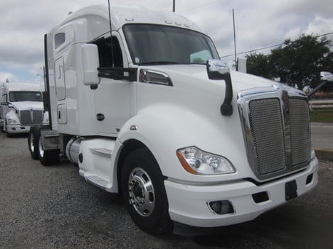 2021 KENWORTH T680 Tandem Axle Sleeper #22979 2021 KENWORTH T680 Tandem Axle Sleeper #22979