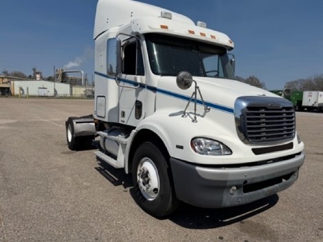 2009 FREIGHTLINER COLUMBIA Single Axle Sleeper #23024