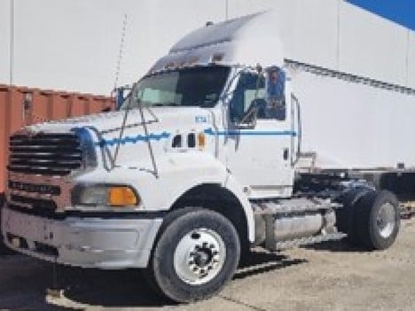 USED 2007 STERLING L8500 SINGLE AXLE DAYCAB TRUCK #23029-1 USED 2007 STERLING L8500 SINGLE AXLE DAYCAB TRUCK #23029-1