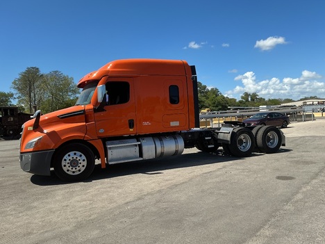 2020-freightliner-cascadia-tandem-axle-sleeper #23032