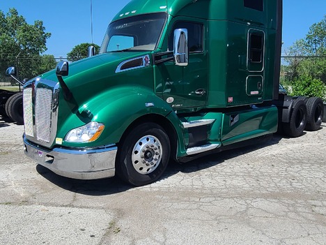 2018-kenworth-t680-tandem-axle-sleeper #23045