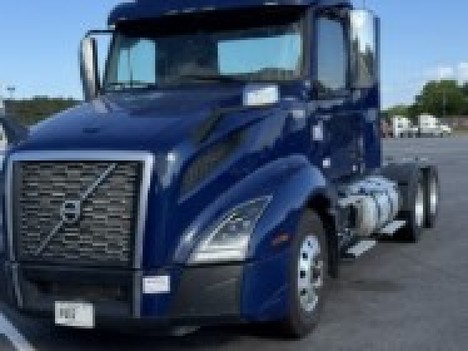 2024 VOLVO VNL64T300 Daycab #23072