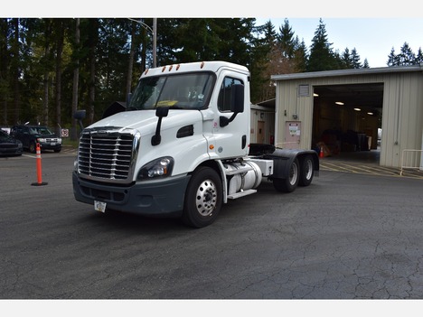 USED 2018 FREIGHTLINER CA113DC TANDEM AXLE DAYCAB TRUCK #23156-1 USED 2018 FREIGHTLINER CA113DC TANDEM AXLE DAYCAB TRUCK #23156-1