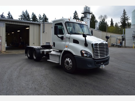 USED 2018 FREIGHTLINER CA113DC TANDEM AXLE DAYCAB TRUCK #23156-2