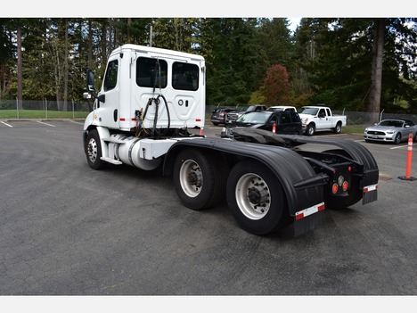 USED 2018 FREIGHTLINER CA113DC TANDEM AXLE DAYCAB TRUCK #23156-3