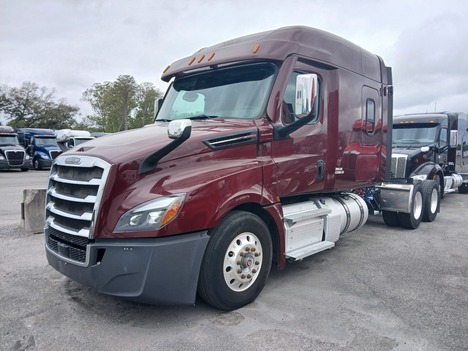 2020 FREIGHTLINER Cascadia Tandem Axle Sleeper #23207 2020 FREIGHTLINER Cascadia Tandem Axle Sleeper #23207