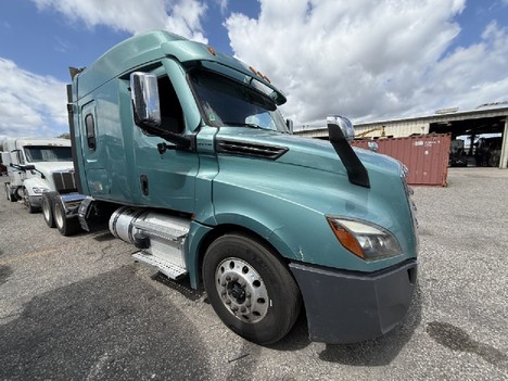 2020 FREIGHTLINER Cascadia Tandem Axle Sleeper #23213 2020 FREIGHTLINER Cascadia Tandem Axle Sleeper #23213