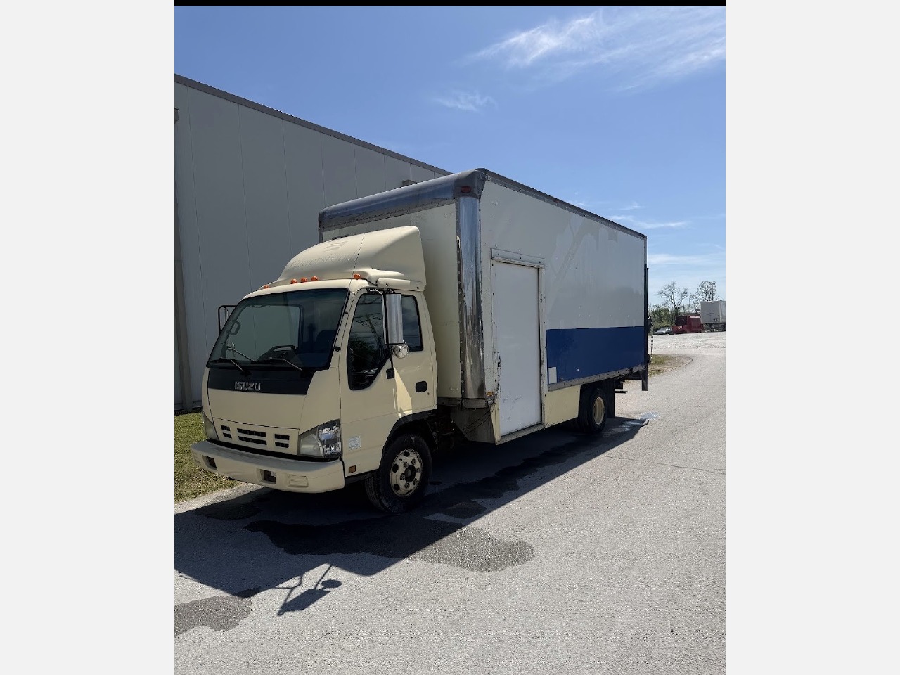 USED 2006 ISUZU NPR BOX VAN TRUCK #23226 USED 2006 ISUZU NPR BOX VAN TRUCK #23226