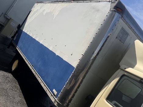 USED 2006 ISUZU NPR BOX VAN TRUCK #23226-6 USED 2006 ISUZU NPR BOX VAN TRUCK #23226-6