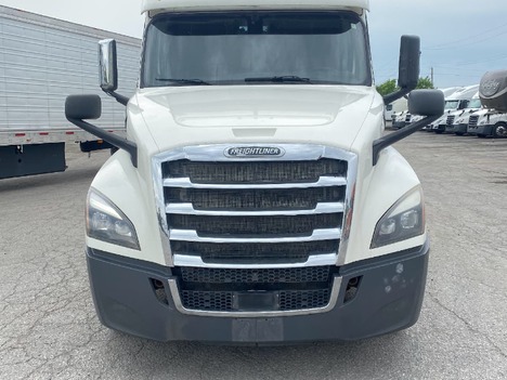 2018 FREIGHTLINER Cascadia 126 Tandem Axle Sleeper #23592