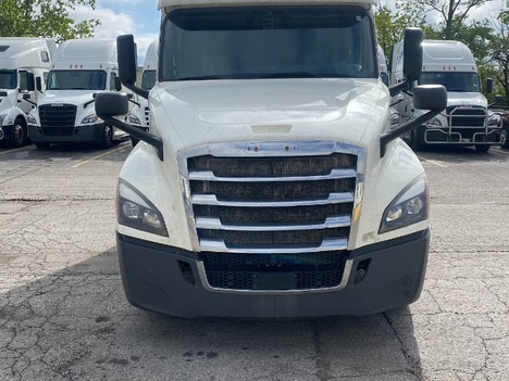 2018 FREIGHTLINER Cascadia 126 Tandem Axle Sleeper #23595