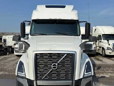 2023 VOLVO VNL64T760 Tandem Axle Sleeper #23612