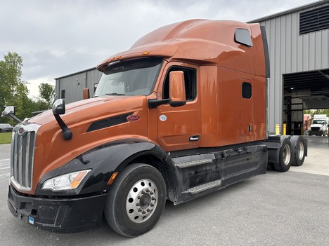2022 PETERBILT 579 Tandem Axle Sleeper #23615