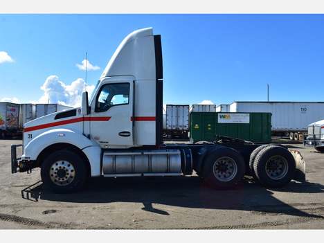 2021 KENWORTH T880 Tandem Axle Daycab #23634 2021 KENWORTH T880 Tandem Axle Daycab #23634