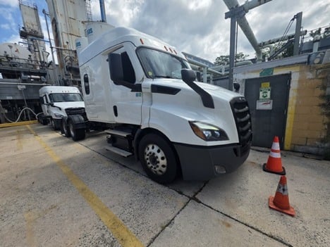 2022 FREIGHTLINER CASCADIA 116 Tandem Axle Sleeper #23834 2022 FREIGHTLINER CASCADIA 116 Tandem Axle Sleeper #23834
